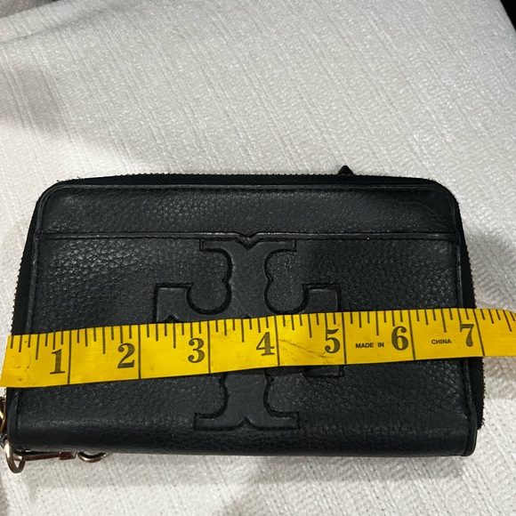 Tory Burch Black Leather Wristlet - Picture 11 of 11